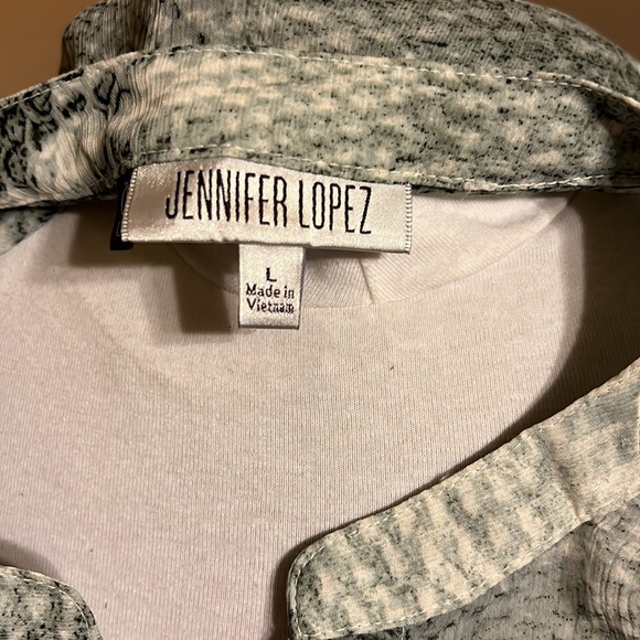 Jennifer Lopez snake print blouse - Picture 6 of 6